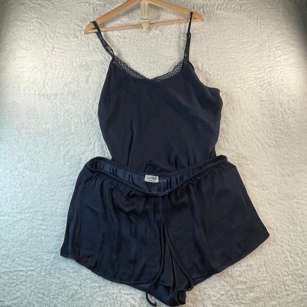 Josie Natori Pajama Set XL Navy Blue Lace Cami & Shorts 2 Piece PJs Minimalist
